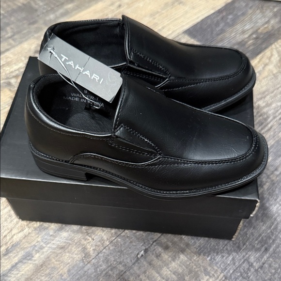 Tahari kids Classic Black Loafers - Picture 3 of 6